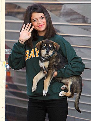 selena-gomez-1-300.jpg selena-gomez-1-300.jpg